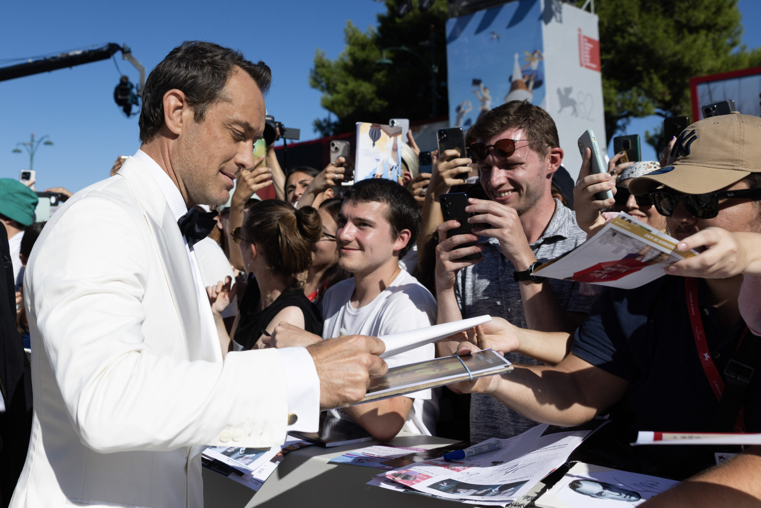 RED_CARPET_-_LE_MAGE_DU_KREMLIN_-_Actor_Jude_Law__Credits_J._Salvi_La_Biennale_di_Venezia_-_Foto_ASAC_